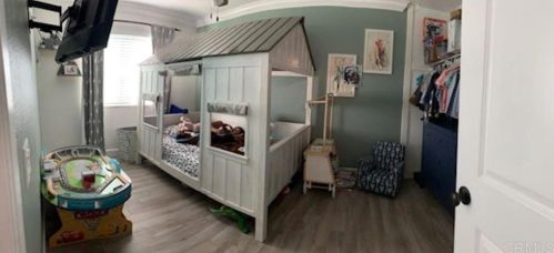2352 Grove View Rd, San Diego CA  92139-3912 exterior