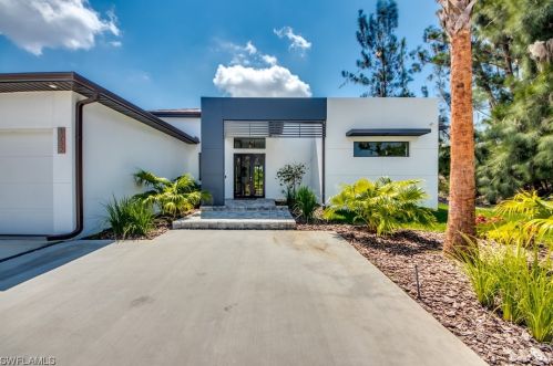 1724 4th St, Cape Coral, FL 33991-0018