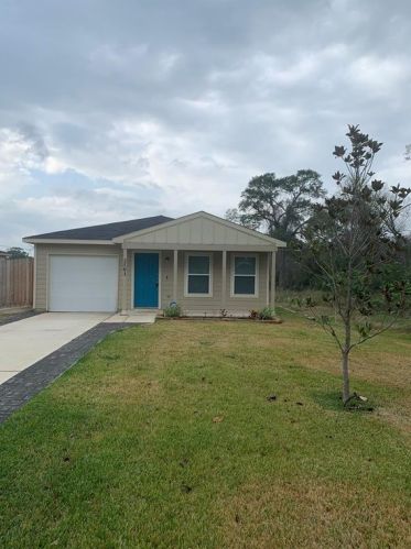 2501 16th St, Hempstead TX  77445-6543 exterior