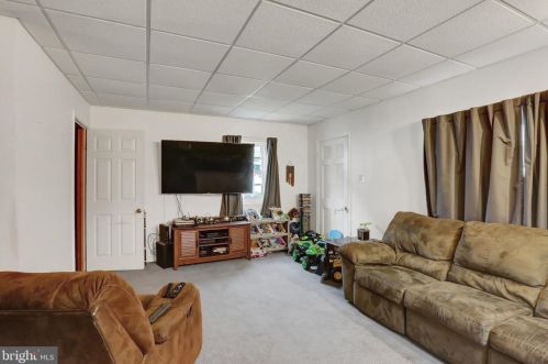 609 Pottsville St, Lykens PA  17048-1630 exterior