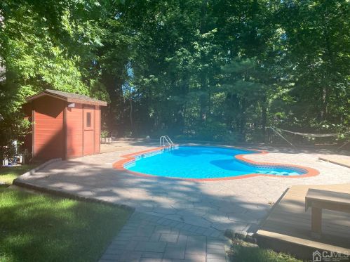 21 Candle Ln, East Brunswick, NJ 08816-3202