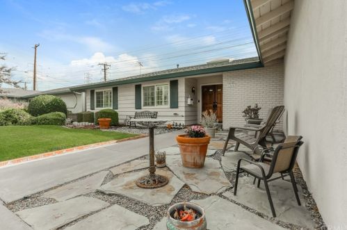1044 Chestnut Ave, Orange, CA 92867-3831