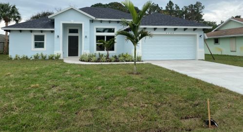 2586 Alfonso Ave, Fort Pierce, FL 34952-6703