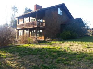 6 Cedarwood Ct, Ocosta, WA 98520-7206
