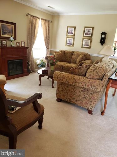 94 Lakebridge Dr, West Deptford, NJ 08096-6717