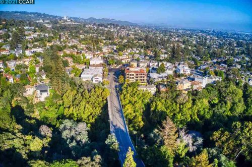 1807 Clemens Rd, Oakland, CA 94602-1803