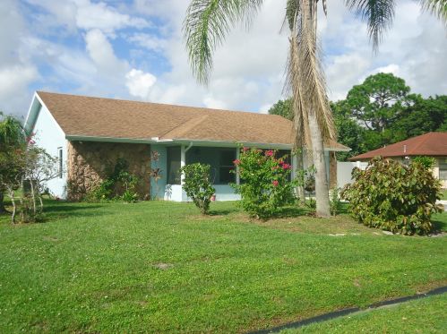 2206 Carnation Rd, Fort Pierce, FL 34952-4916