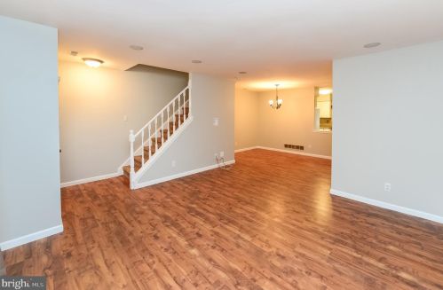 502 Essex Ct, West Deptford NJ  08051-2027 exterior