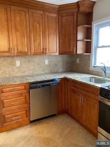 313 Washington Ave, Dumont NJ  07628-1522 exterior