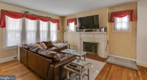 8218 Cadwalader Ave, Melrose Park PA  19027-2406 exterior