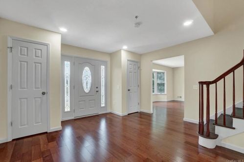 11 Sunrise Ln, Scarsdale, NY 10583-3143