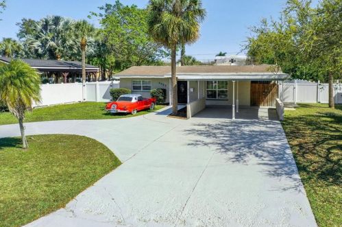 4327 Huntington St, Saint Petersburg, FL 33703-4247