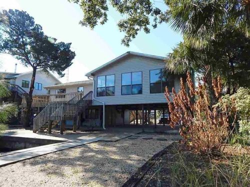 39 Sunrise Ln, Ochlockonee Bay, FL 32346-2720