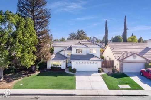 918 Foxcroft Ln, Bakersfield, CA 93312-4059