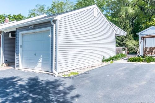 55 Jodi Dr, Wallingford CT  06492-2846 exterior