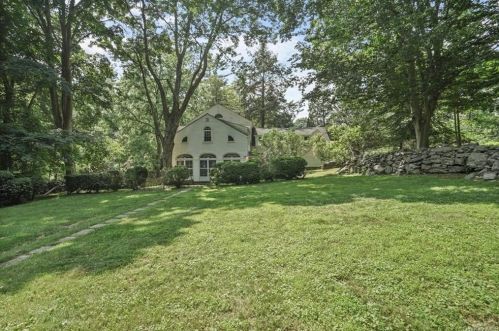 540 Union Valley Rd, Mahopac NY  10541-3972 exterior