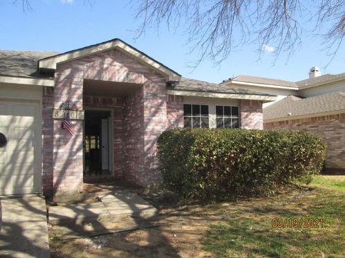 8105 Canoe Ridge Ln, Denton, TX 76210-0883