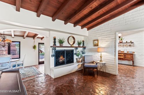 702 Chula Vis Rd, Tucson AZ 85718-1116 exterior