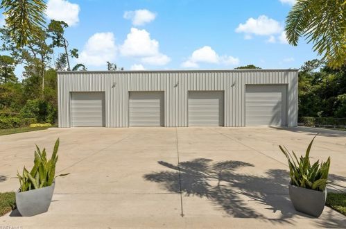 2975 64th St, Naples, FL 34105-7315