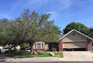956 Lakewood Dr, Hanford, CA 93230-1553