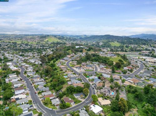 1175 Mcdonald Dr, Pinole CA  94564-2501 exterior