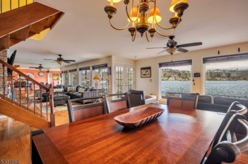 16 Maple Pkwy, Sparta NJ  07871-2011 exterior