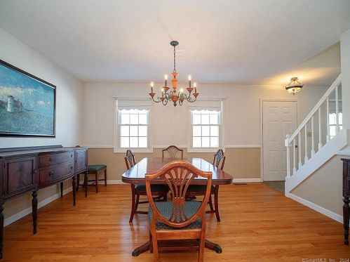 40 Sugar Hill Rd, North Haven CT  06473-4013 exterior