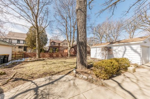 1919 Church St, Milwaukee WI 53213-2129 exterior