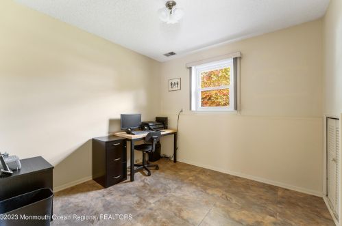 922 Morris Ave, Lakewood NJ  08701-5521 exterior