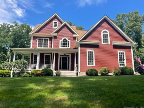 365 Finch Ave, Cheshire, CT 06410-1873
