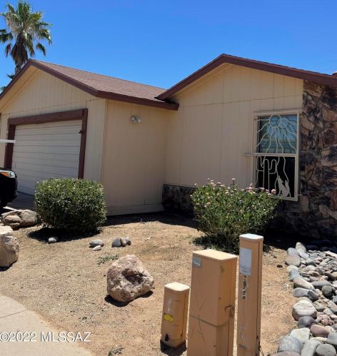 1953 Southbrooke Cir, Tucson, AZ 85705-4849