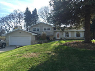 12715 Zinke Dr, Brookfield, WI 53005-6552