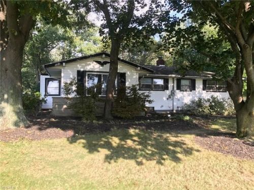 32165 Bainbridge Rd, Cleveland OH  44139-2253 exterior