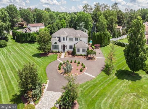 147 Whitney Ln, Southampton, PA 18954-1081