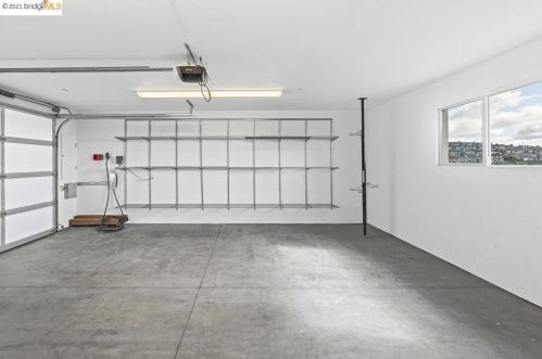 1560 Grand View Dr, Berkeley CA 94705-1637 exterior