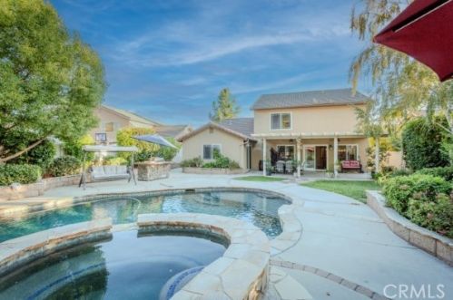 33068 Regina Dr, Temecula CA  92592-1472 exterior