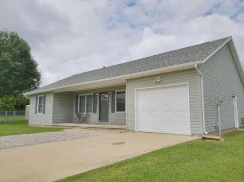 109 Concord Ln, Bloomingburg, OH 43106-9789