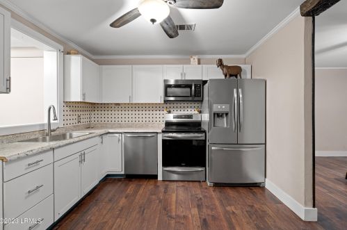 64 Cherokee Farms Rd, Beaufort SC  29906-8823 exterior