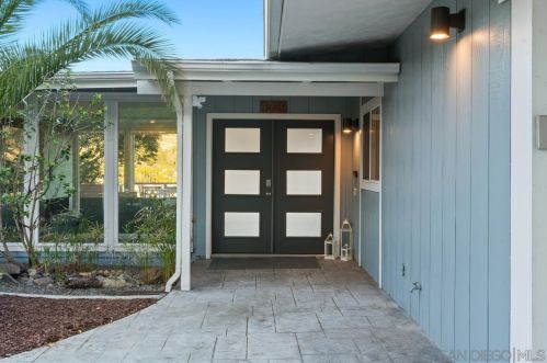 4279 Woodland Dr, La Mesa, CA 91941-6710