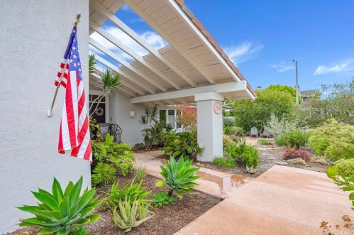 1730 Port Westbourne Pl, Newport Beach CA  92660-5330 exterior