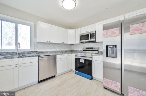 52 Pittman Ln, Erial, NJ 08081-2009