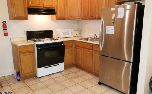 25 Godwin Ave, Paterson, NJ 07501-1501