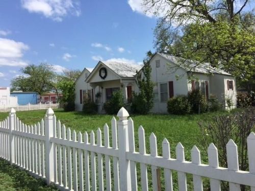 251 Main St, Uvalde, TX 78801-5505