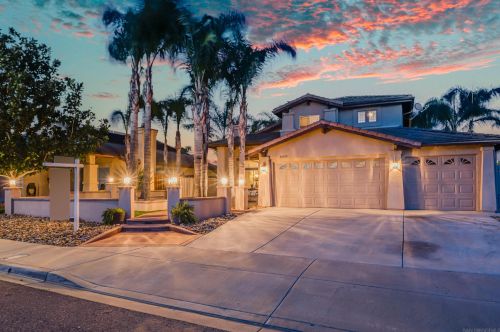 10229 Pinon Pl, Lakeside, CA 92040-2738