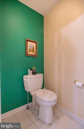 160 Manor Dr, Edinburg VA  22824-3579 exterior