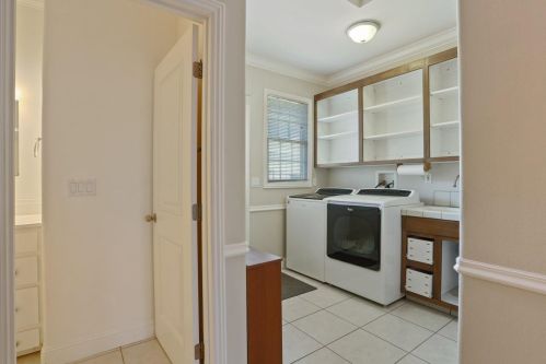 5057 Harney Ln, Lodi CA  95240-6922 exterior