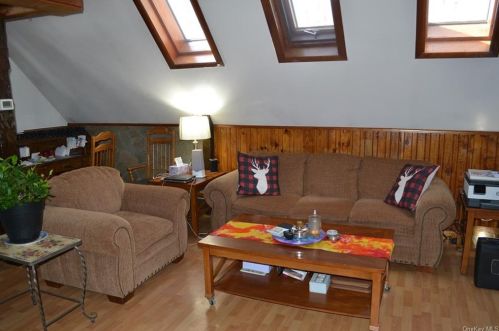317 Labaugh Rd, Hurleyville, NY 12747-5101