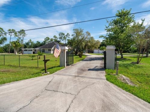 520 Soll St, Naples FL  34109-3873 exterior