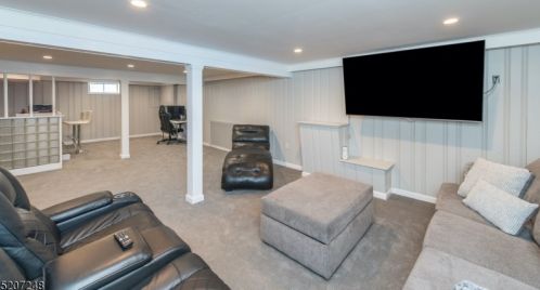 21 Diana Rd, Greystone Park NJ  07950-2104 exterior