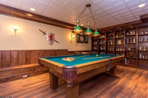 30 Surrey Ln, Flemington NJ  08822-1588 exterior